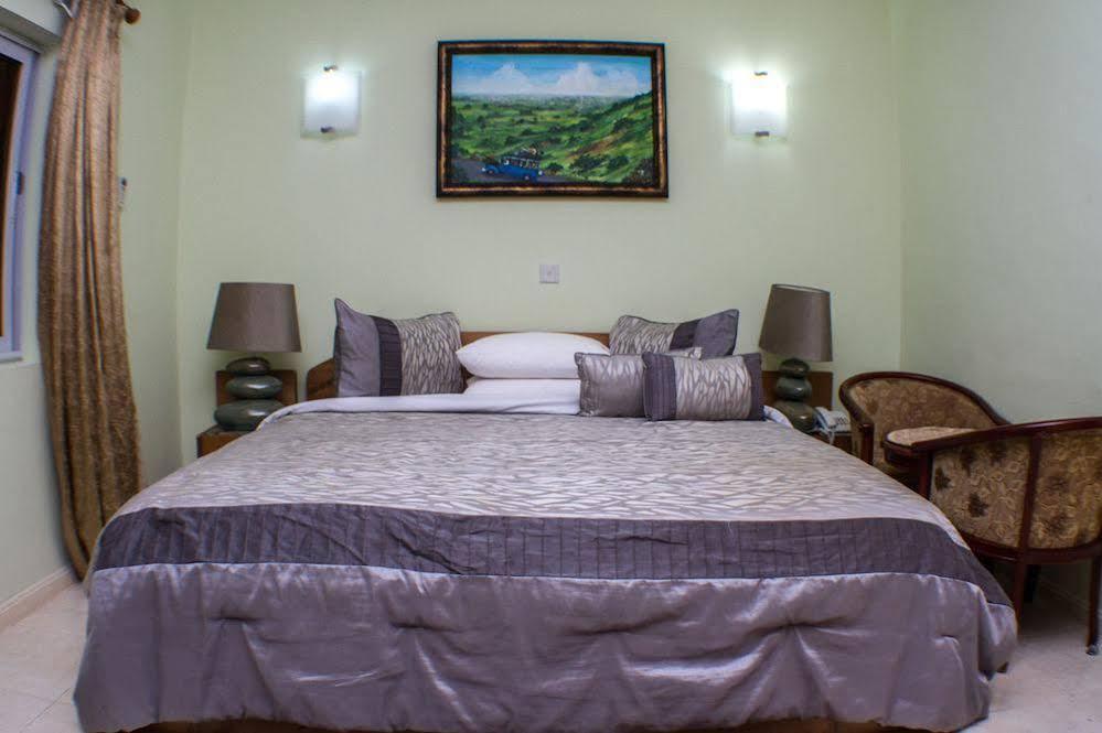 Alma House Hotel Acra Exterior foto