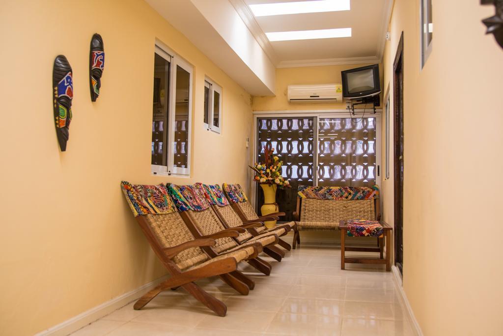 Alma House Hotel Acra Exterior foto